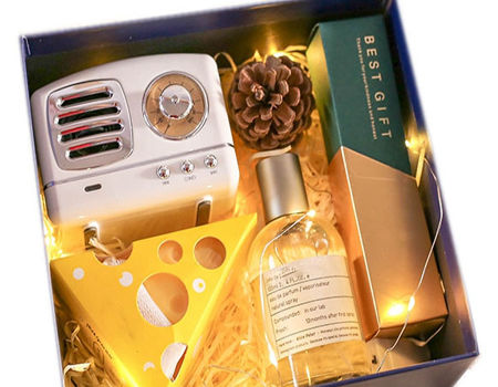Corporate gift set Ladies luxury retro speaker aromatherapy essential oil candle free custom supplier