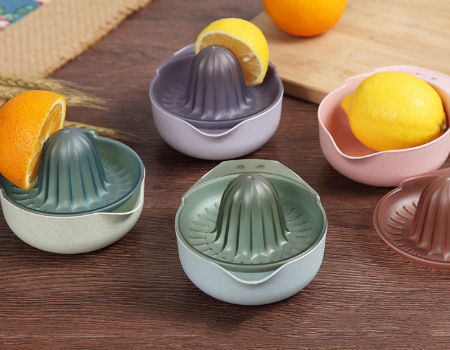 Hand juicers portable household wheat straw manual mini manual juicer cup supplier
