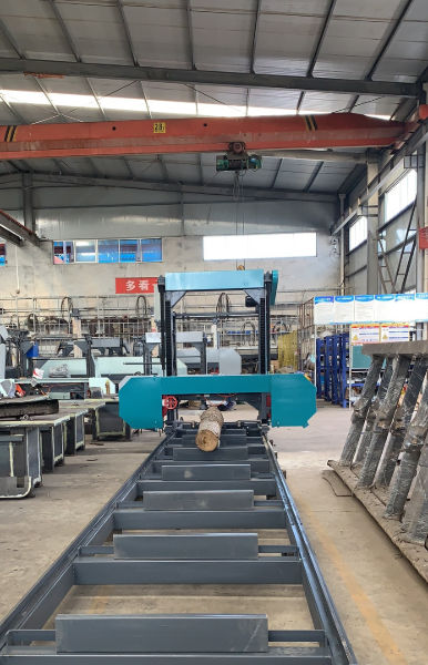 Heavy Duty Hydraulic Horizontal Band Saw Cutting Big Hard Wood supplier